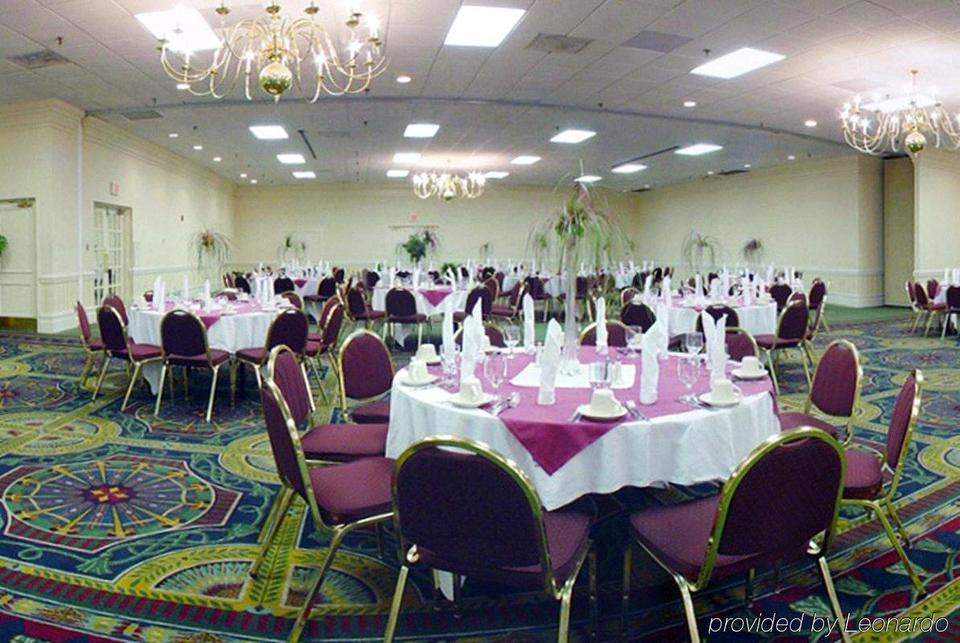 Clarion Hotel & Suites Conference Center Memphis Airport Exterior photo